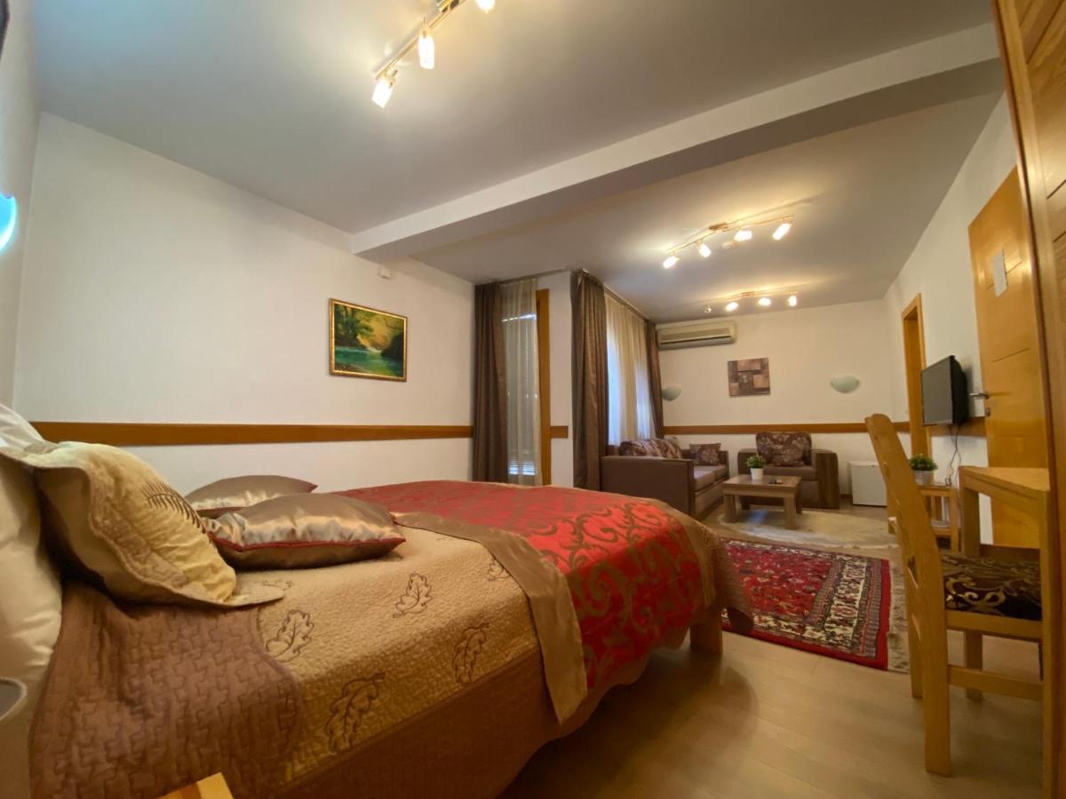 Hotel Berr Сараево Екстериор снимка